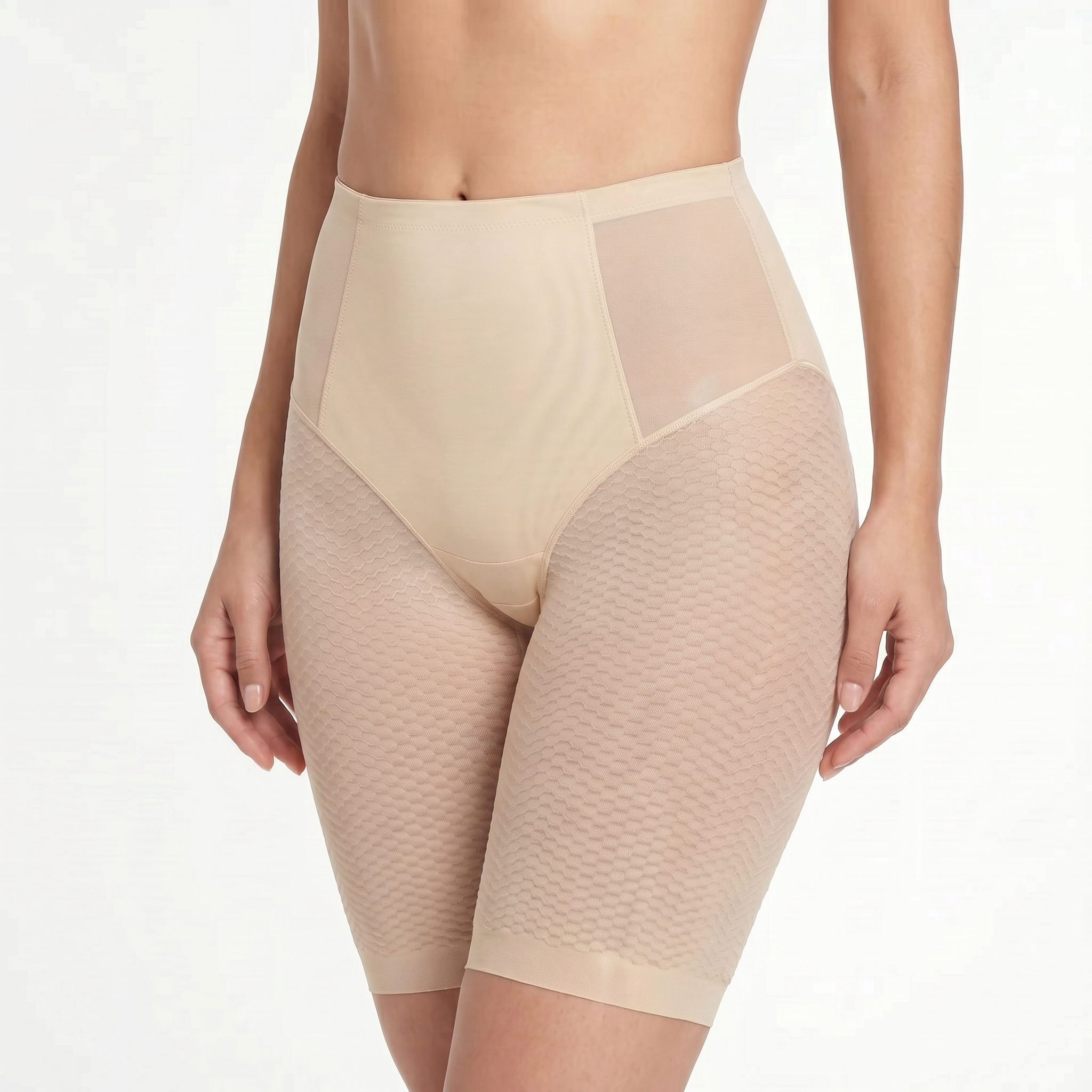 Culotte anti-cellulite taille haute à effet sculptant sur la silhouette